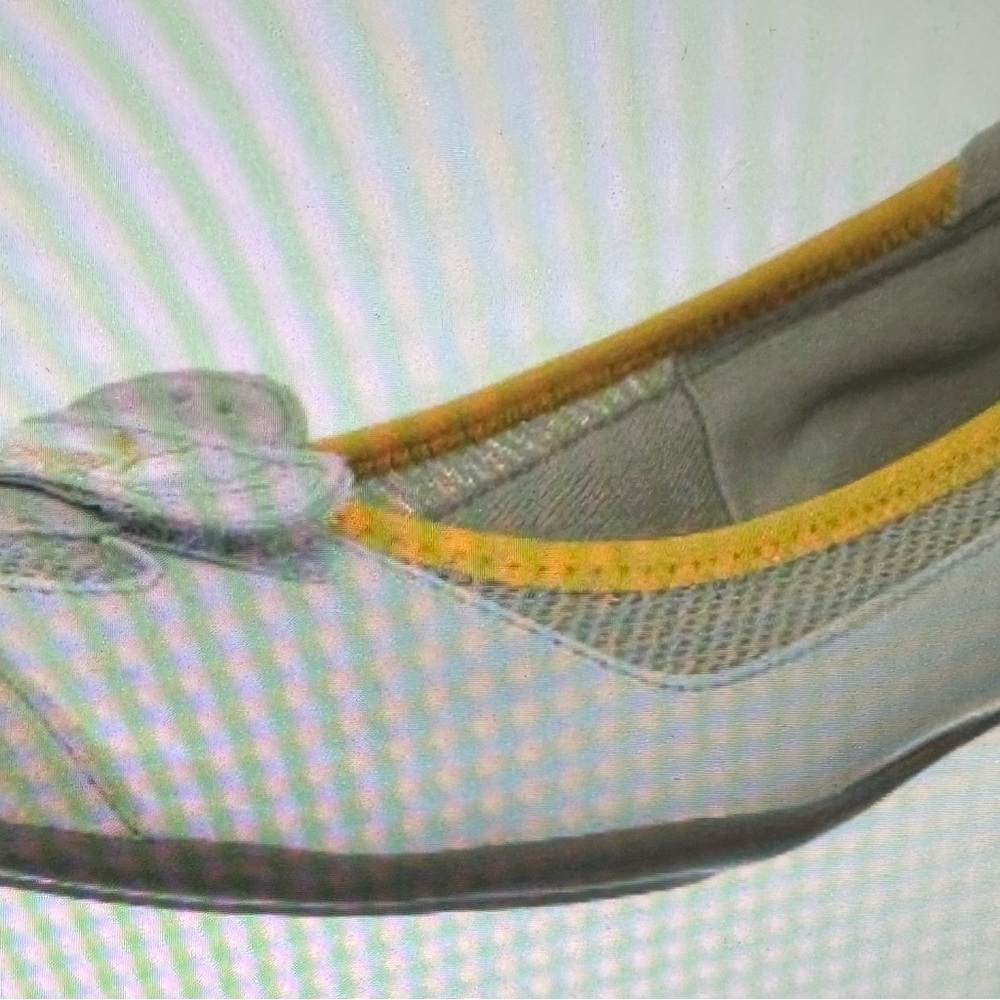 Puma Women's Lt cream ballet flats with Orange Trim. 9 - Picture 9 of 9